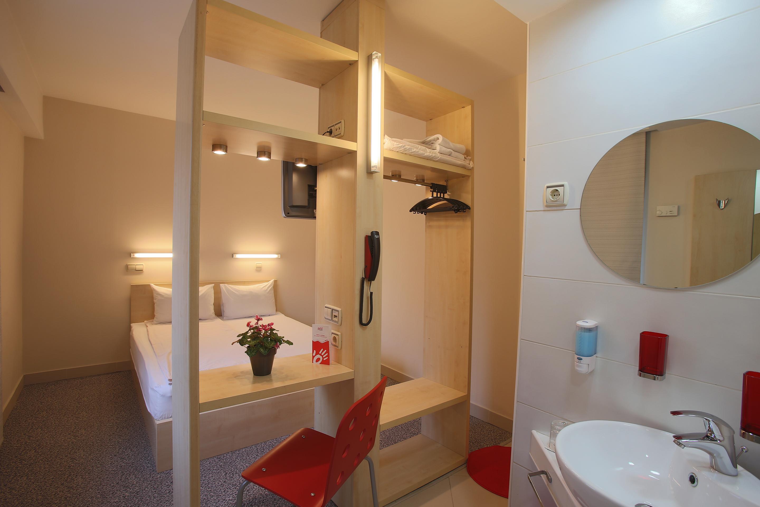 Hello Gara De Nord Hotel 2*